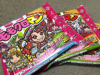 ももクロマンチョコ3個.jpg